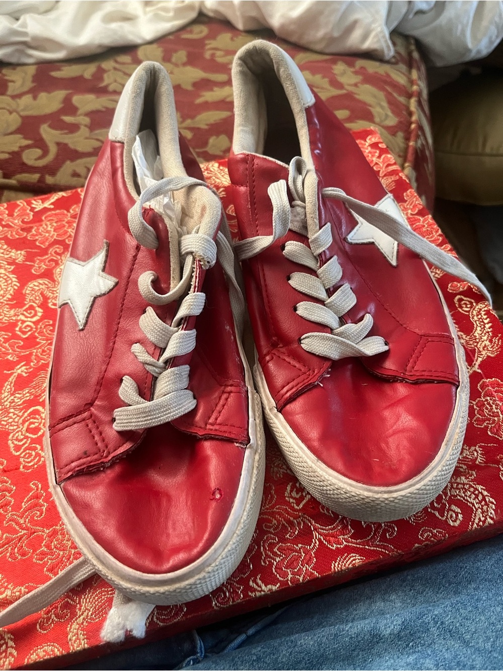 Women's Red Low-Top Star Accent Sneakers with White Laces
